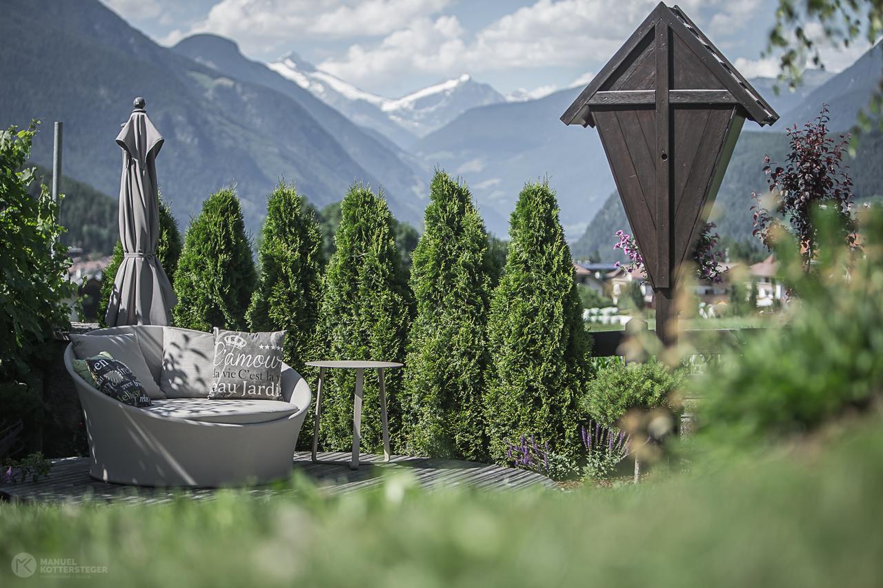 Hotel Garni Hochgruber Brunico Bagian luar foto